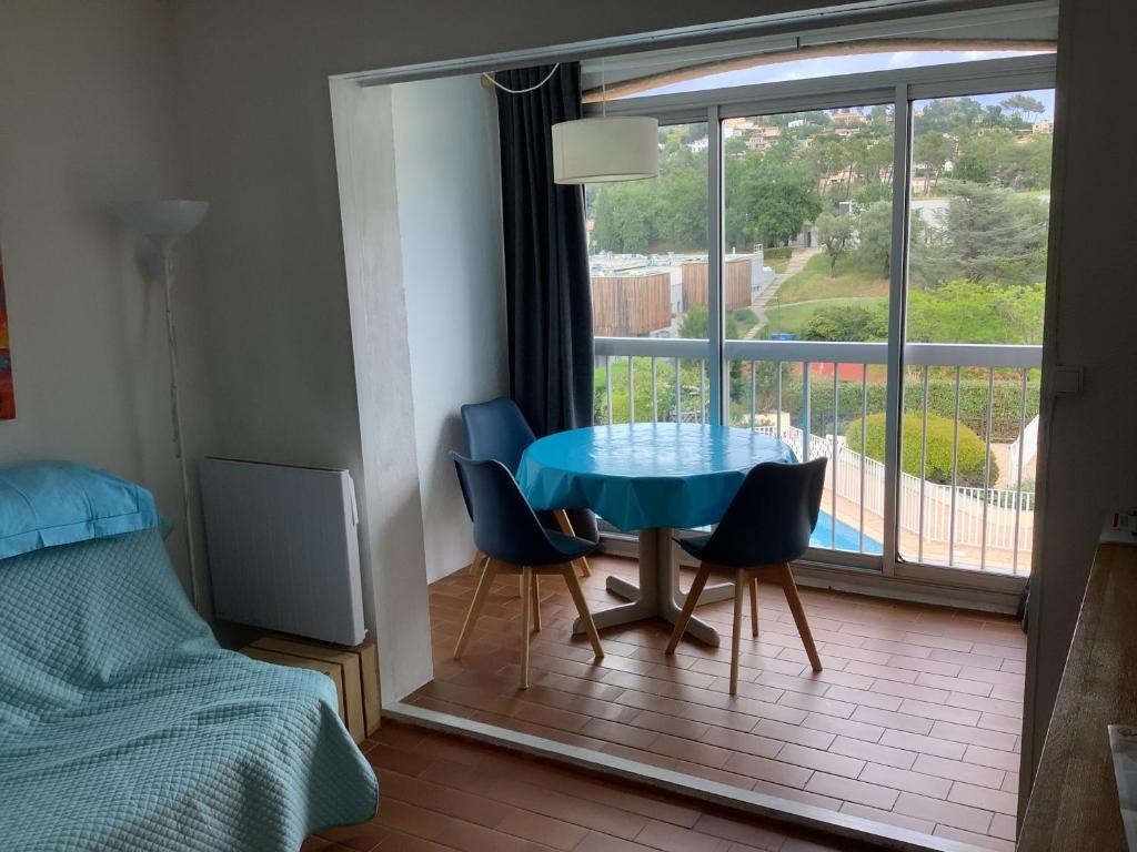 Au calme dans hameau fleuri joli Studio 3 pers piscine parking wi-fi - 4