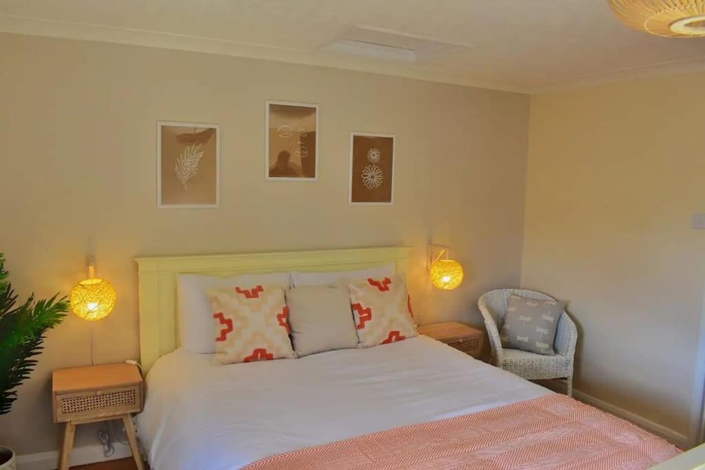 Cosy Cottage, dog friendly with wood burner, Briston