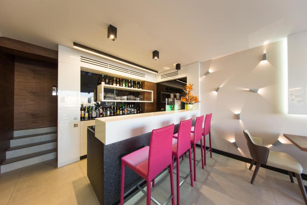 Bar/lounge