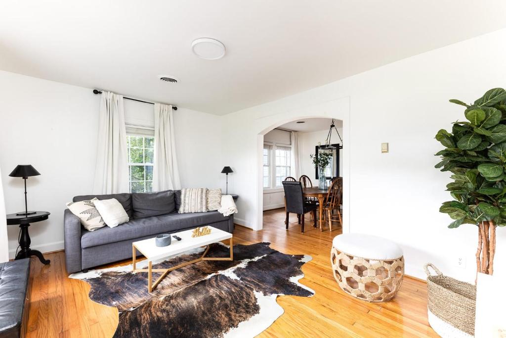 The Hamilton - In Trendy WeHo & 1 mile to Broadway, Nashville