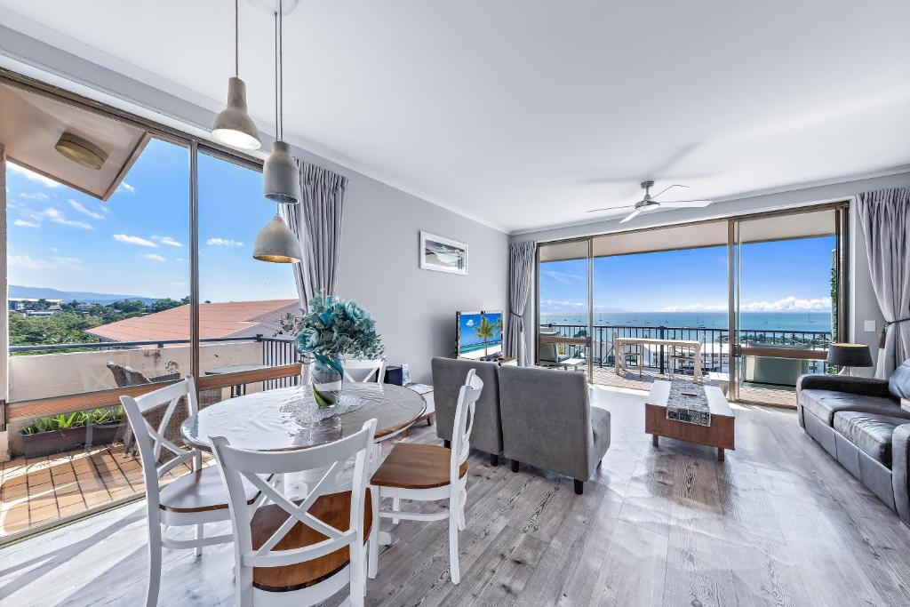 OCEAN VIEWS 16 pool & Spa Wi-FI, Airlie Beach