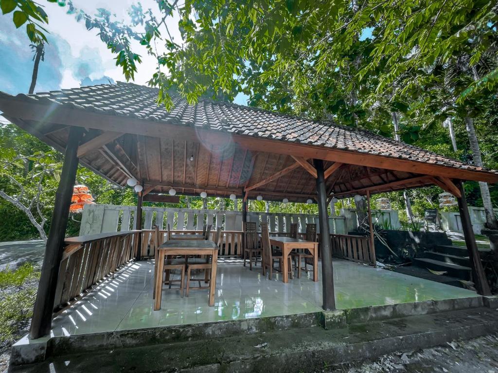 Watu Jineng by WizZeLa