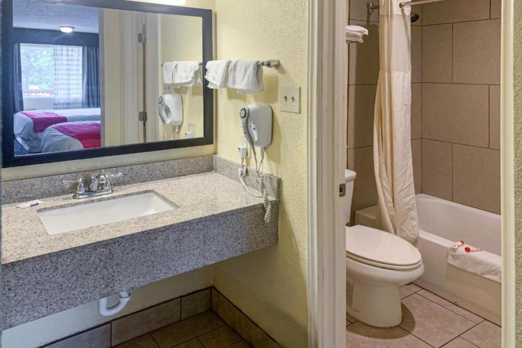 OYO Hotel Rosenberg TX I-69 photo