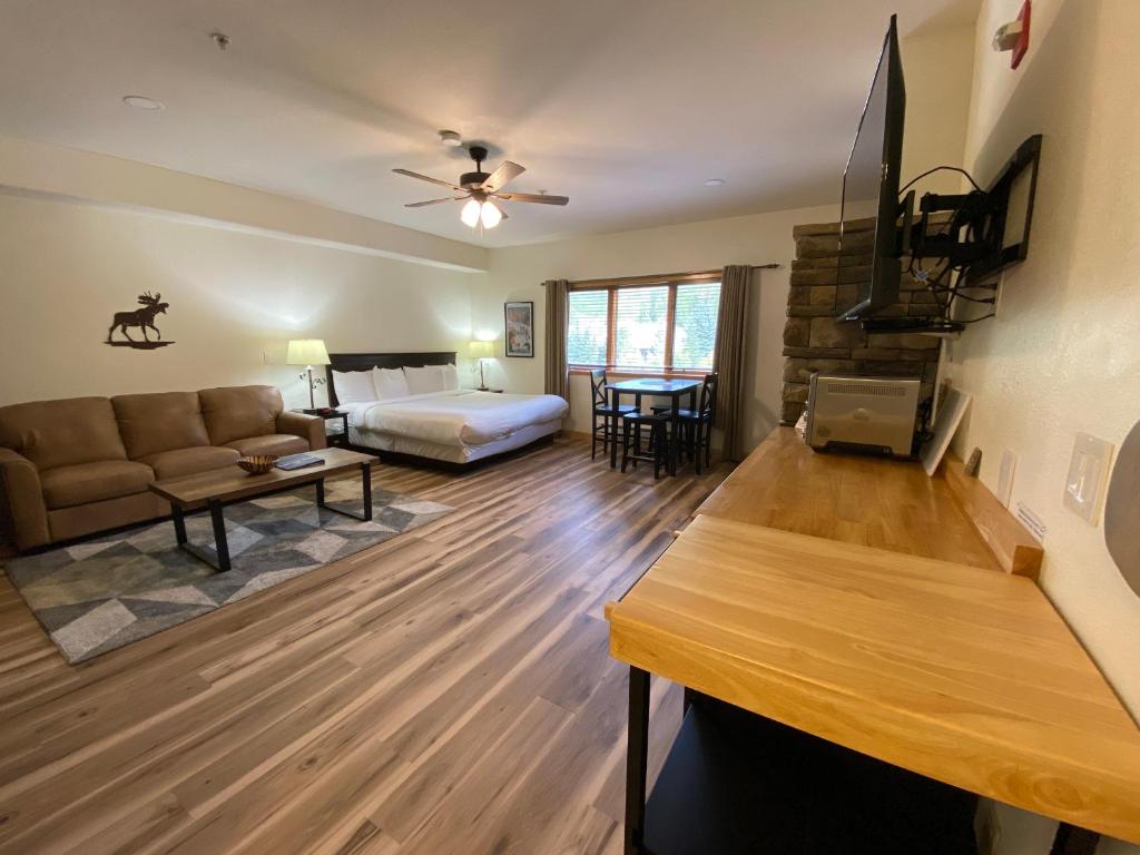 Studios in Gateway Lodge photo