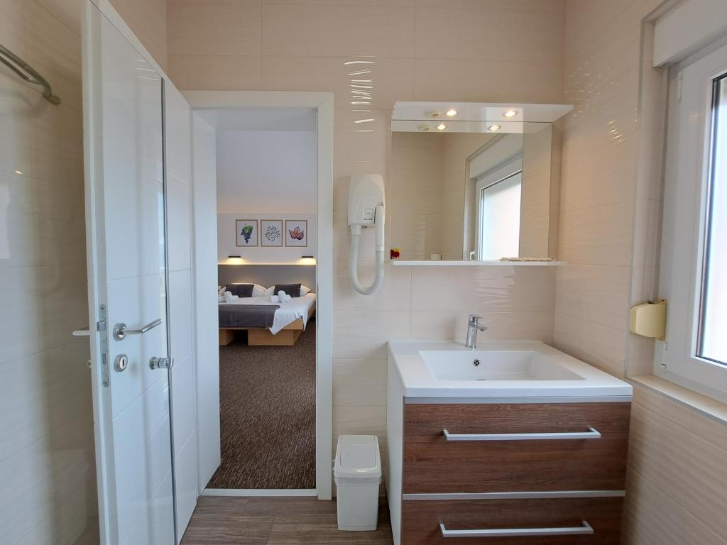 Rooms Zvonimir photo