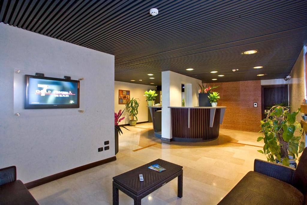 Hotel Smeraldo — Hotel building in Sirmione, Lombardy