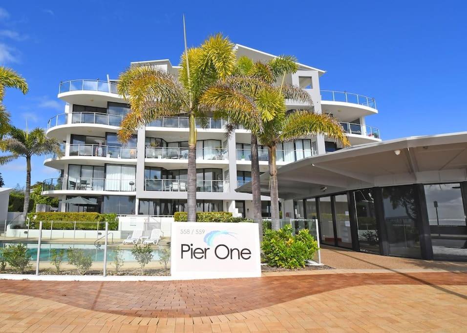 Luxurious Beachfront Apartment