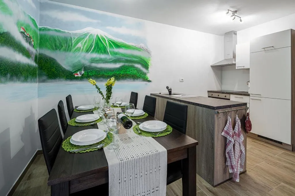 Apartmaji Koza, hotel v destinaci Zgornje Gorje