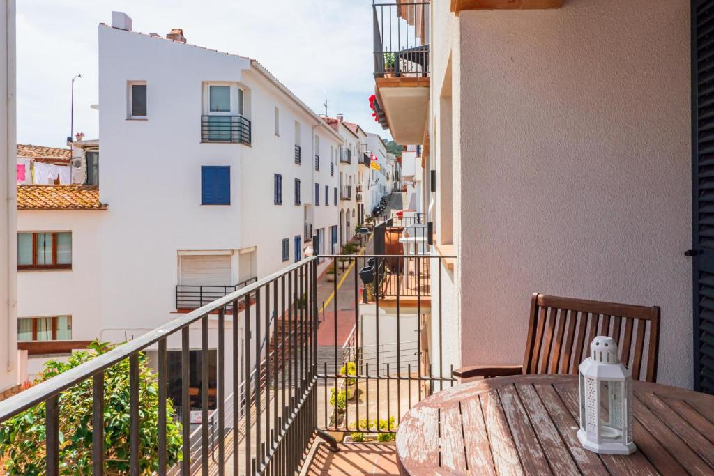 BN-5 Calella de Palafrugell 4 Pax - 5