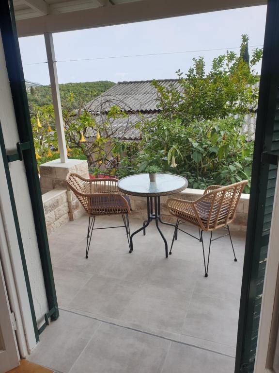Angels Pool Studios and Apartments photo