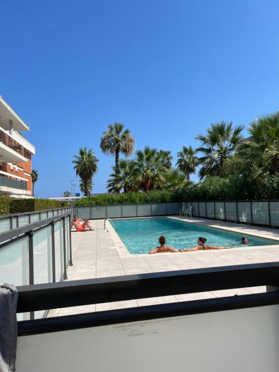 VILLENEUVE LOUBET PLAGE- Entre NICE et CANNES - 1