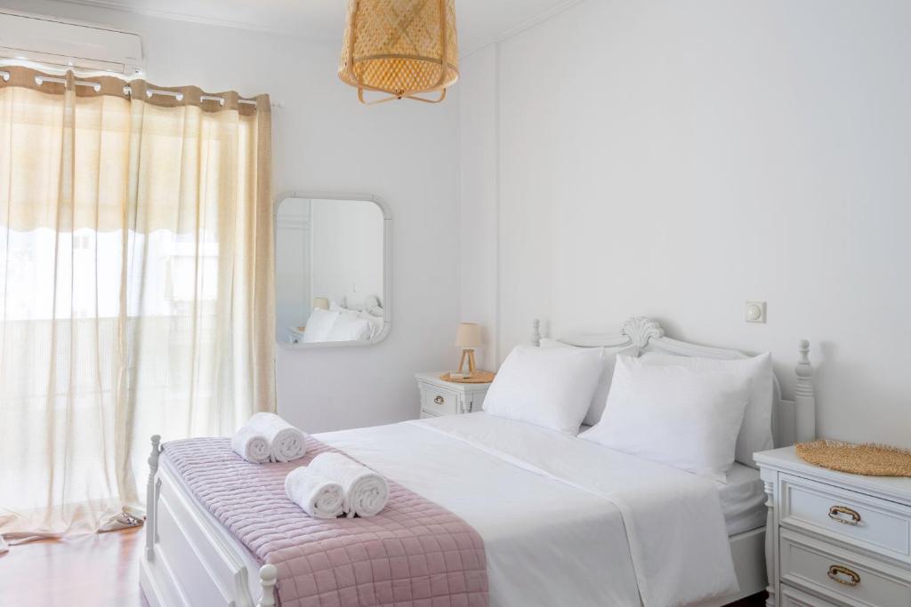 Charming 2 BR Apt with Acropolis View in Athens, Athen