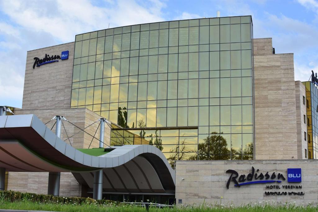Radisson Blu Hotel, Yerevan photo