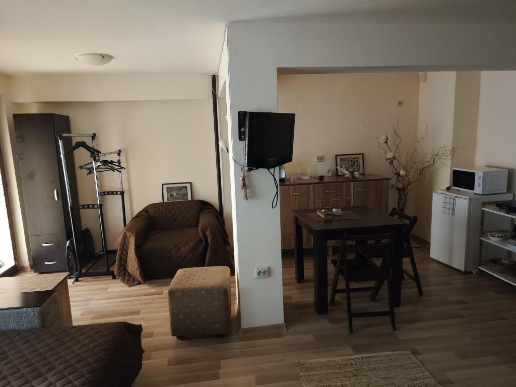 Студио до морето, Burgas