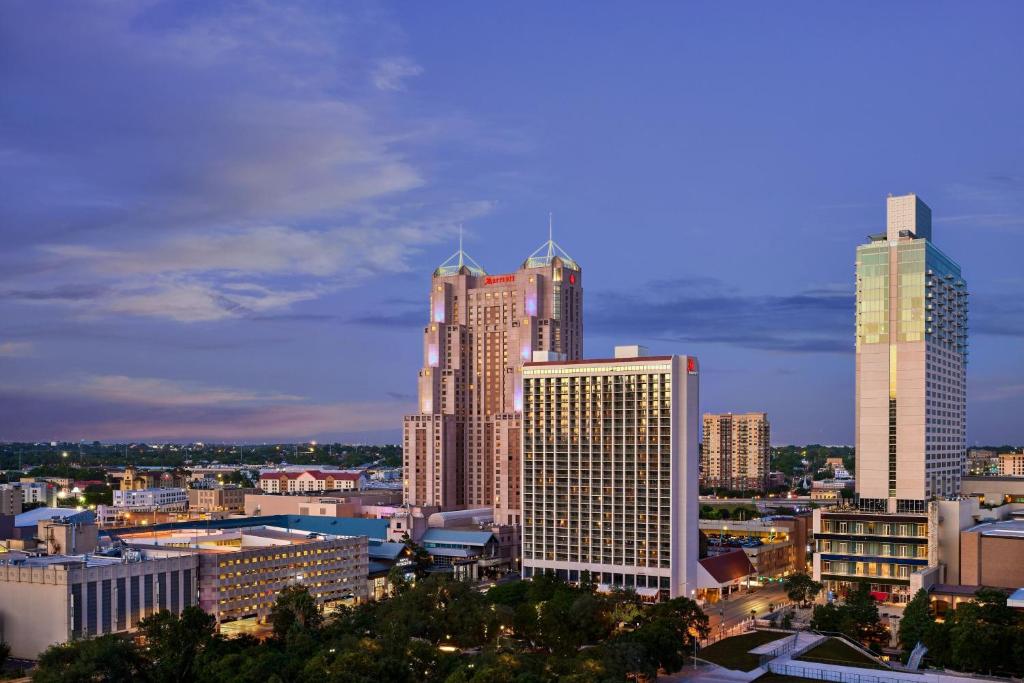San Antonio Marriott Rivercenter on the River Walk photo