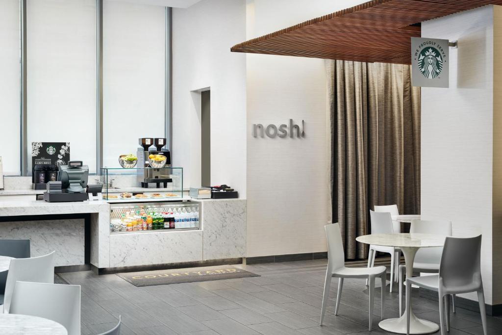 Restaurant, Courtyard by Marriott Long Island City/New York Manhattan View in New York (NY)
