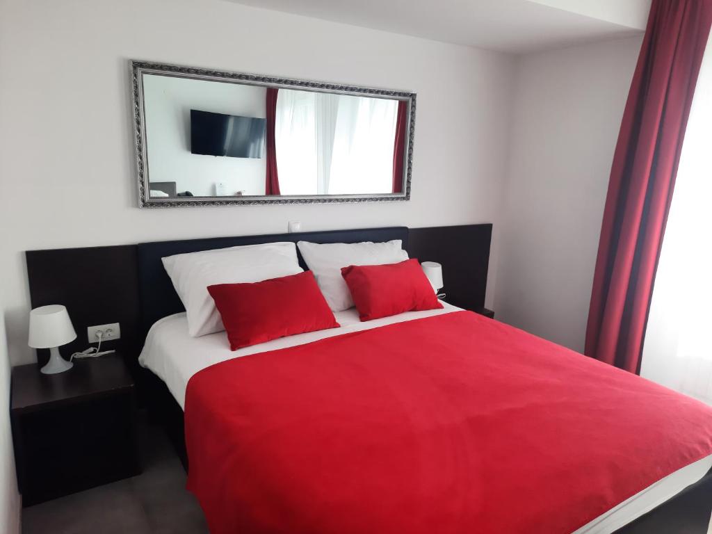 Hotel Prunk photo