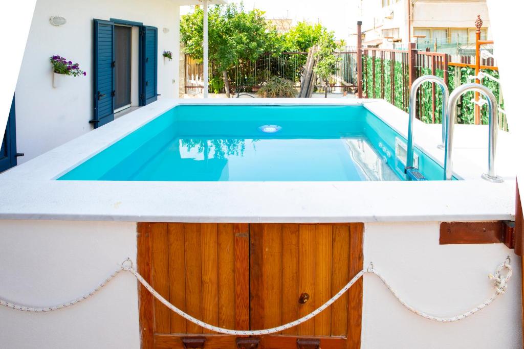 Beddamuri home, Carini