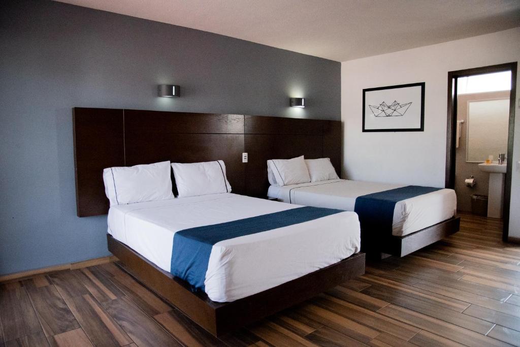 Hotel Expo Plaza Business and Family Guadalajara - 1