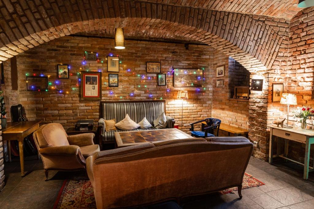 Bar/lounge, Sir Toby's Hostel in Prague