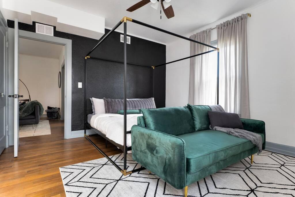 Luxurious Downtown Jacksonville Apartment