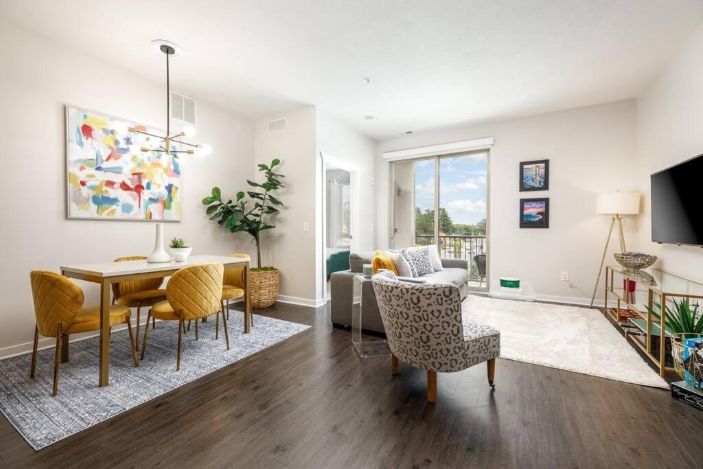 Fun & trendy condo close to downtown and the beach, Traverse City