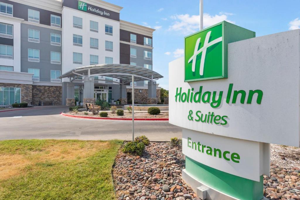 Holiday Inn Hotel & Suites Waco Northwest photo