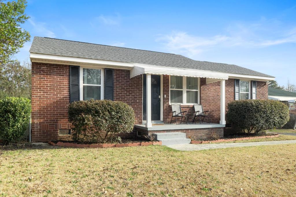 Hangout by firepit near USC with PET, Columbia