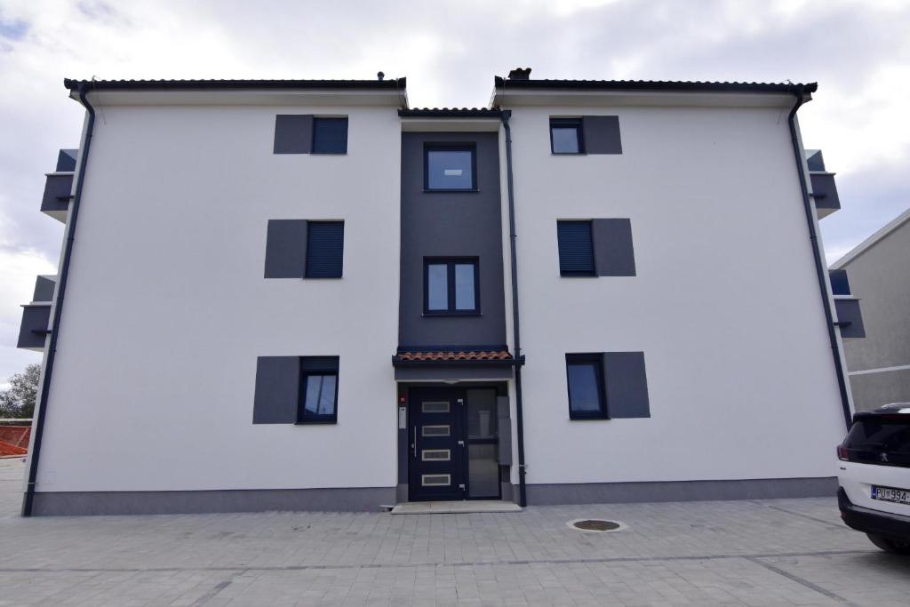 Apartments with parking space Zambratija, Umag - 21176, Savudrija