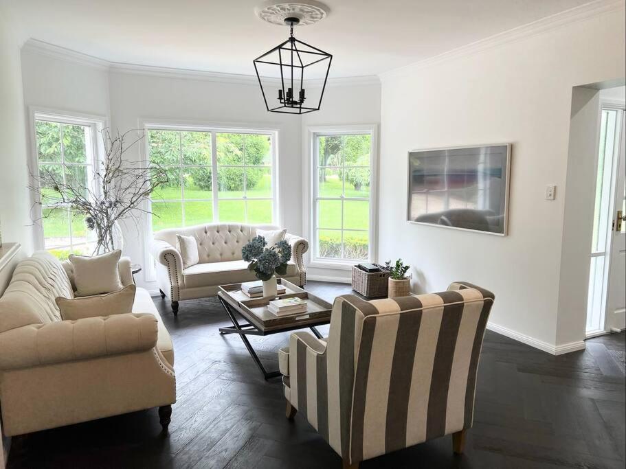 Grounds of Robertson. Stylish and Exclusive., Robertson