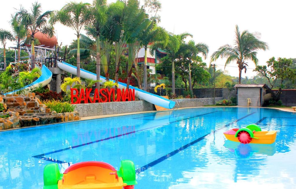 Bakasyunan Resort and Conference Center Zambales photo