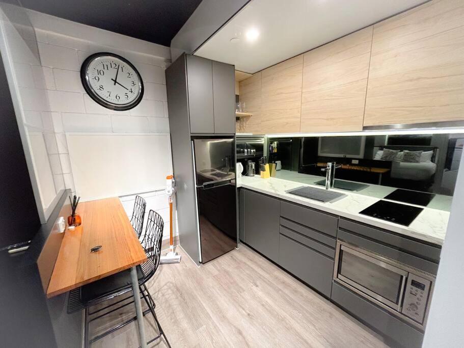 Flinders Street 205 - Studio, Melbourne