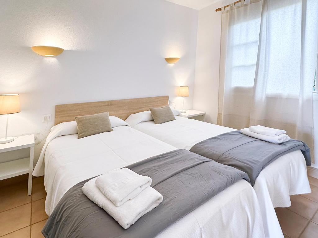 Grupoandria Aparthotel Club Andria — Hotel rooms in Cala Blanca, Balearic Islands