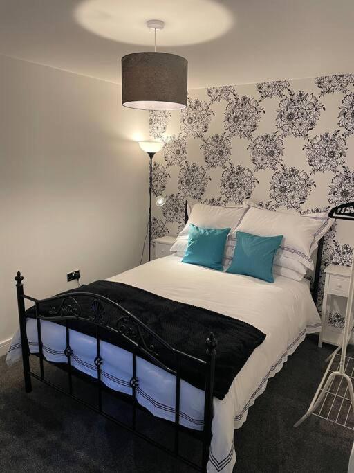 Fully Refurbished 1 Bedroom Flat