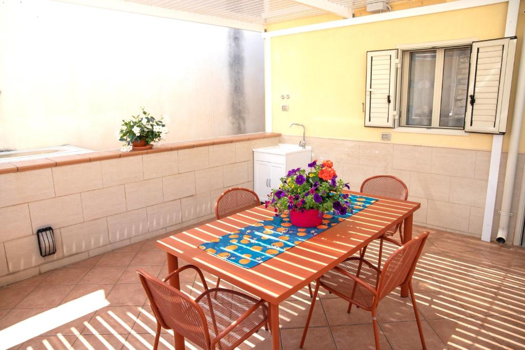 Case Fedelena (Via Salgari), Marina di Ragusa