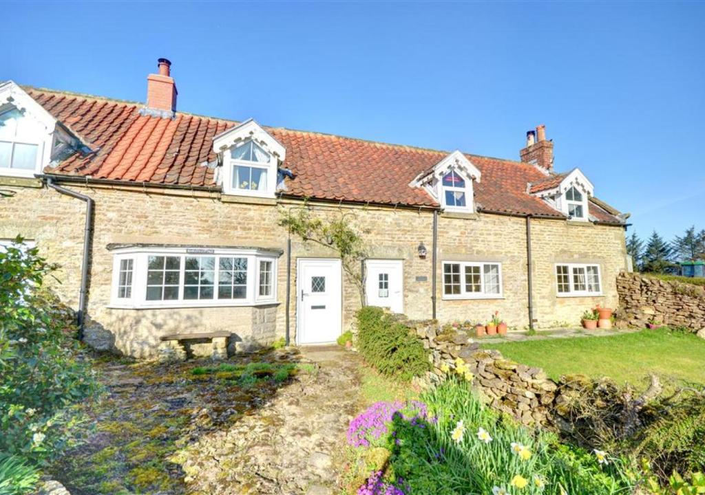 Binkleys Cottage, Broxa