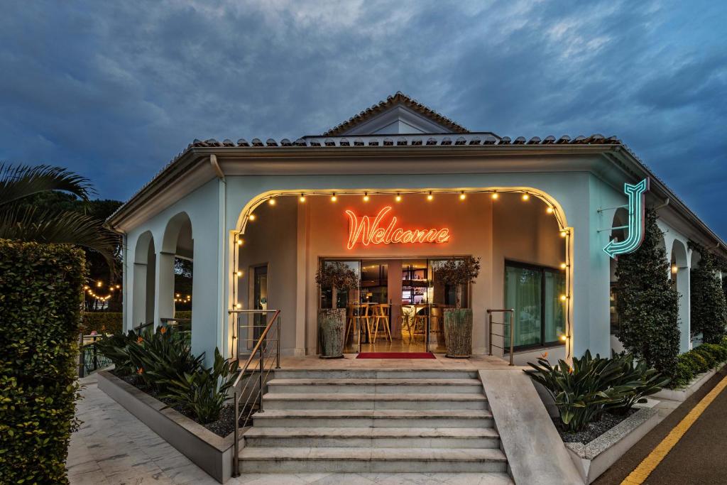 Exterior view, The Magnolia Hotel in Almancil