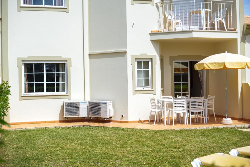 Vila do Castelo — Hotel building in Albufeira, Faro