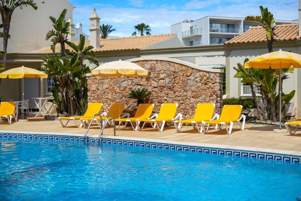 Vila do Castelo — Swimming pool in Albufeira, Faro