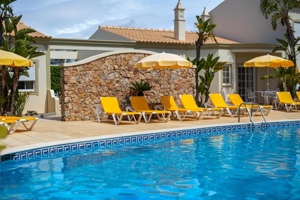 Vila do Castelo — Swimming pool in Albufeira, Faro
