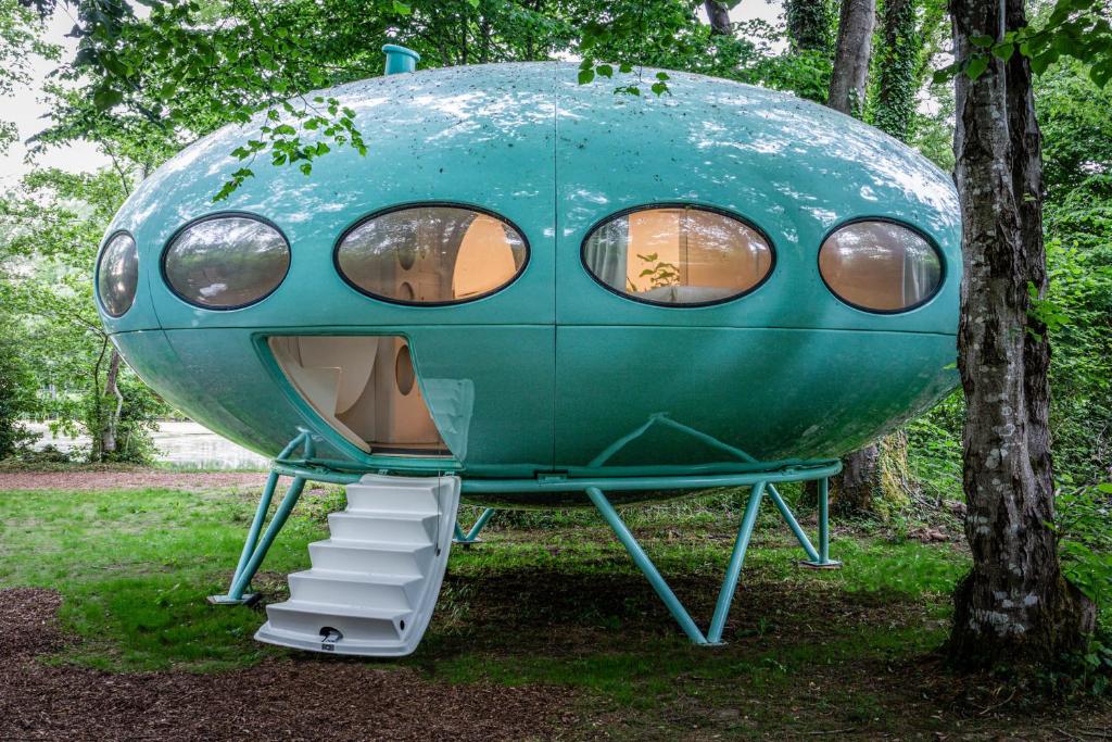 Space Age Living - Futuro House at Marston Park