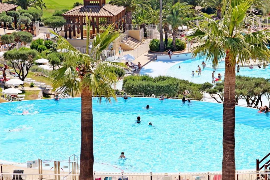 Dans un cadre d'exception, Vue mer panoramique à Agay Côte d'Azur, Village Vacances Cap Esterel, 2 chambres, avec jardin, golf, climatisation, Wifi, 5 piscines - 5