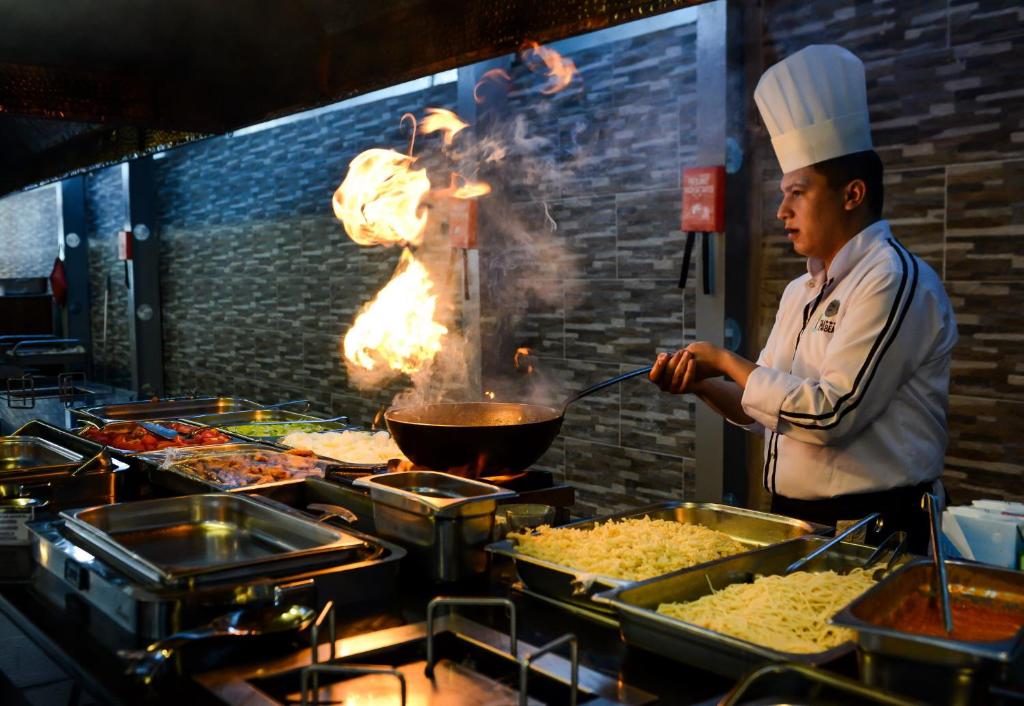 Pasa Beach Hotel — Restaurant & bars in Marmaris, Mugla