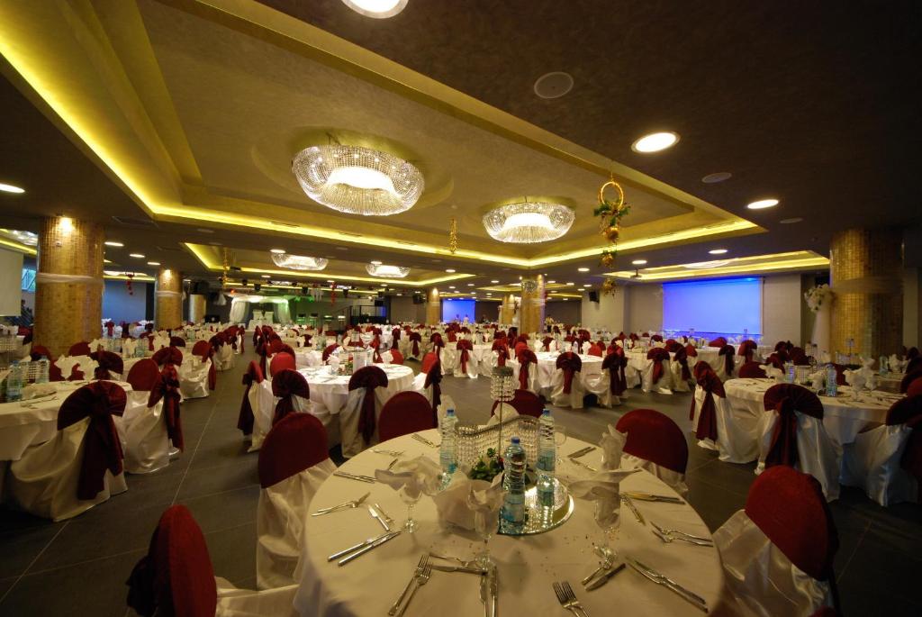 Pasa Beach Hotel — Restaurant & bars in Marmaris, Mugla