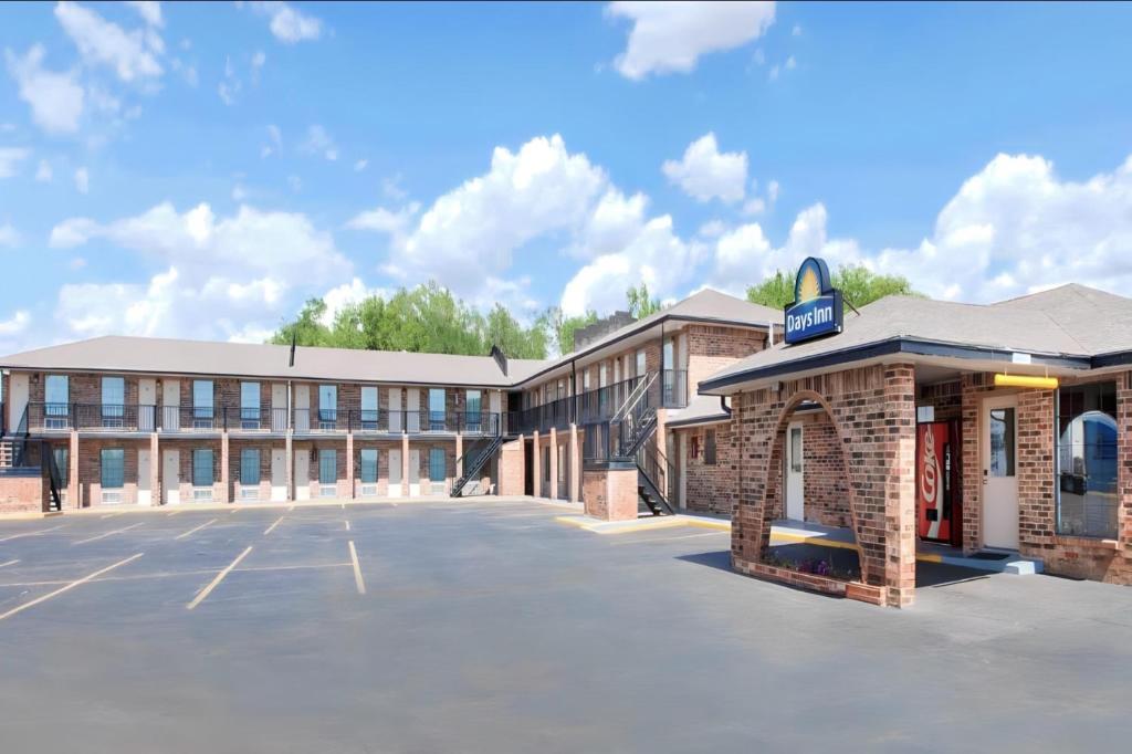 Days Inn by Wyndham Erick photo