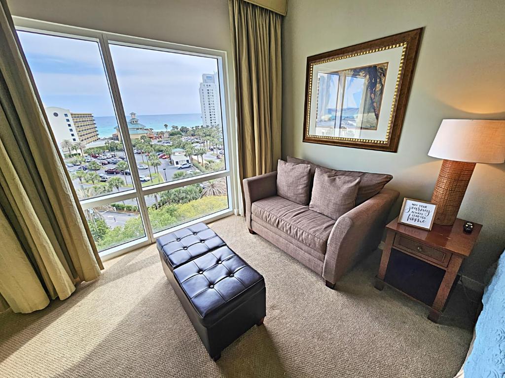 Luau 6533 in Sandestin by Skis and Seas Florida Beach Rentals Tram Included, Destin