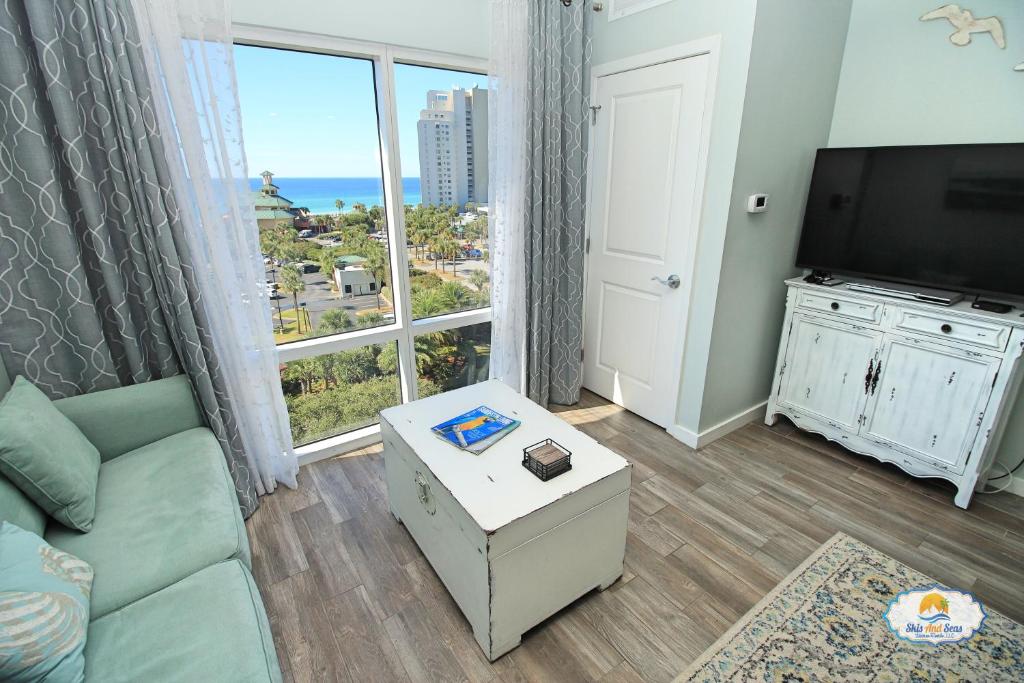 Luau 6534 in Sandestin by Skis and Seas Florida Beach Rentals Tram Included, Destin