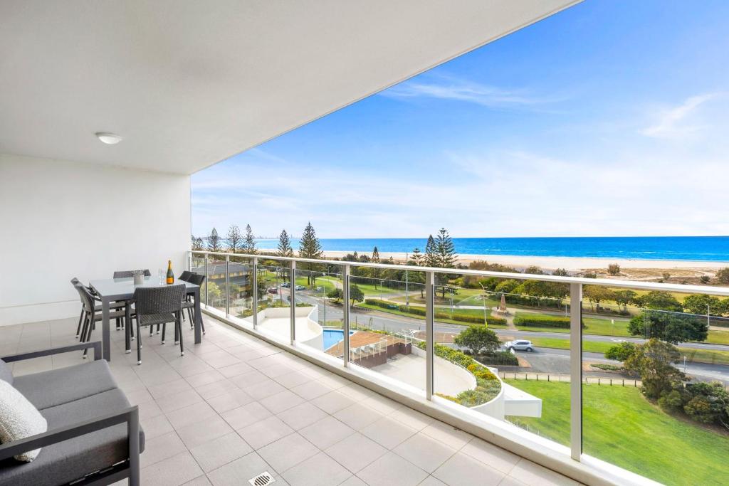 Kirra Beach, Gold Coast