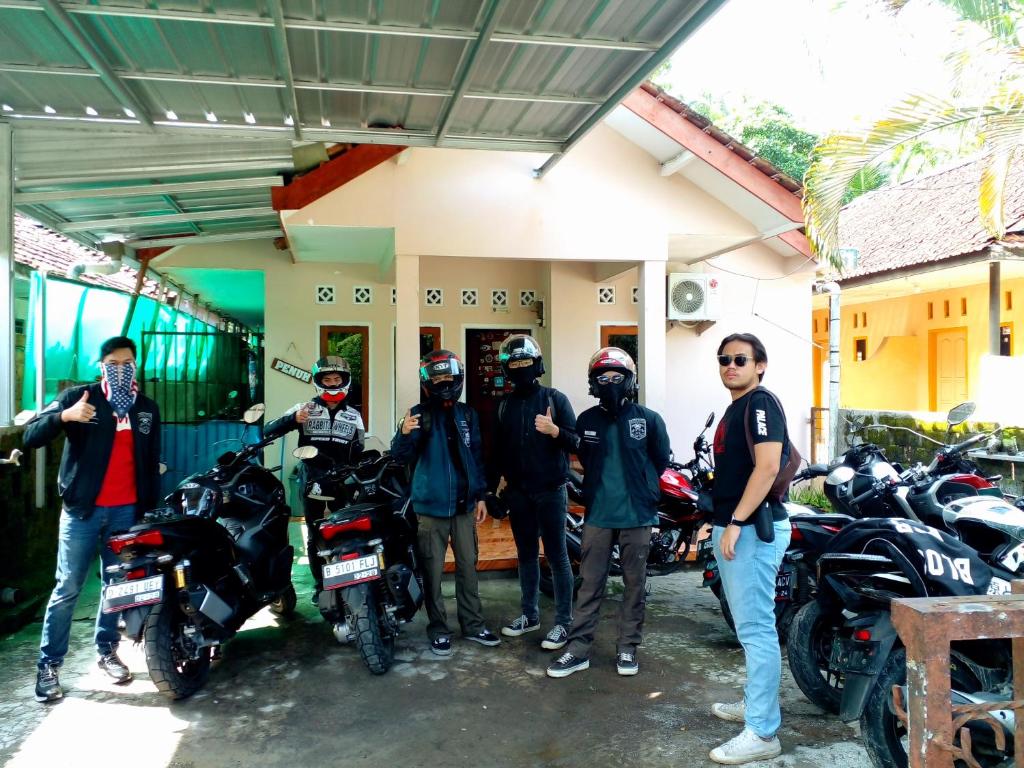 Fajar Home Stay Batukaras photo