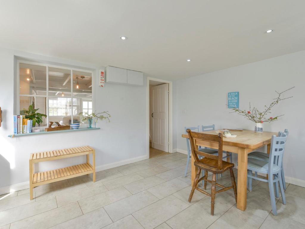 2 Trerise Cottage photo 7